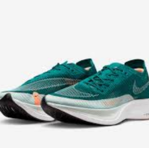 Athletic_Shoes